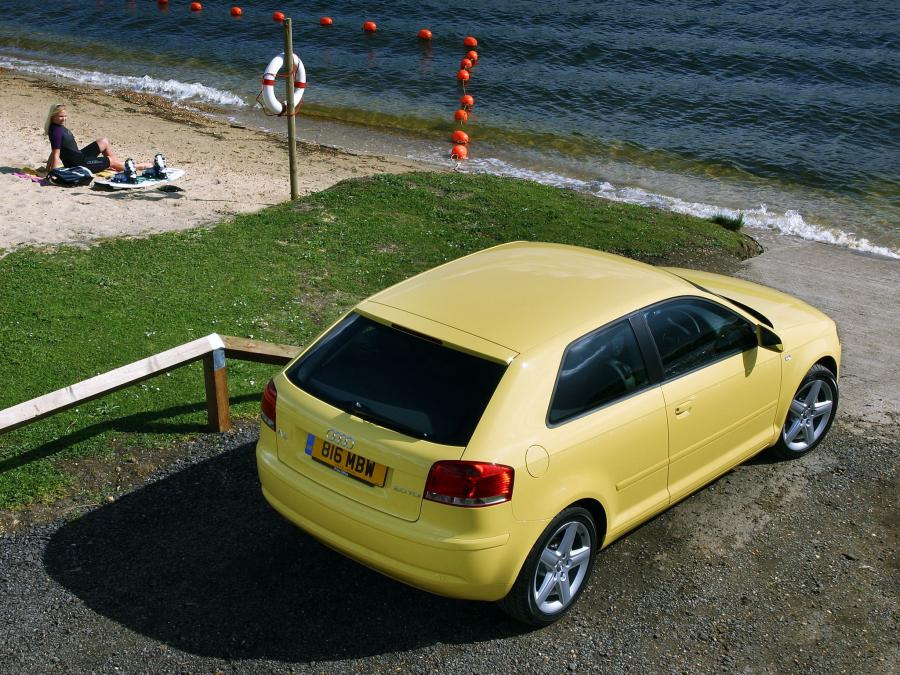  Audi A3 2.0 TDI (8P) 2003 года  (UK) (фото 3 из 10)